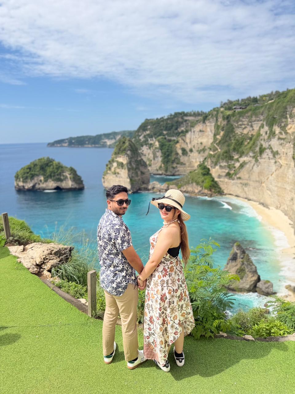 Tim layanan dan perjalanan wisata — Supirnesia Travel Bali